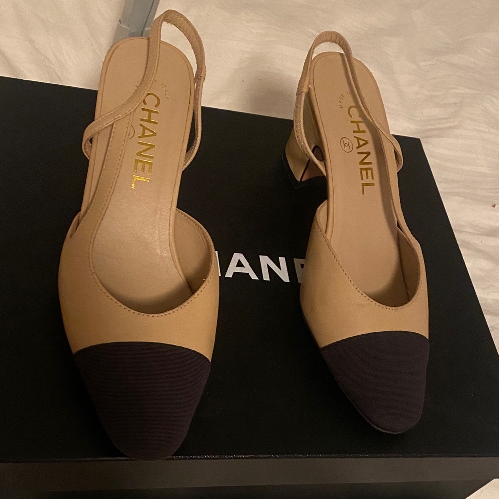 CHANEL Tan and Black Slingback Heels